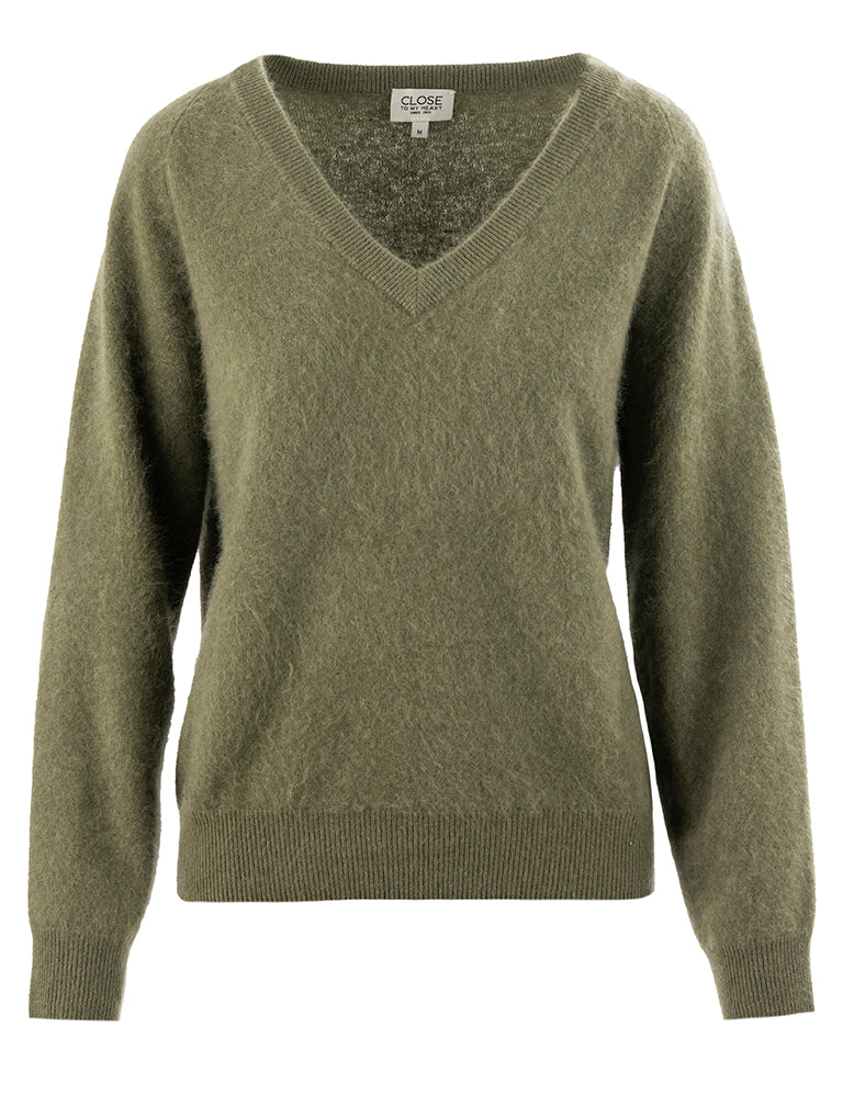 Close to my heart Carina v-hals ull genser Sweater knitted Moss Green