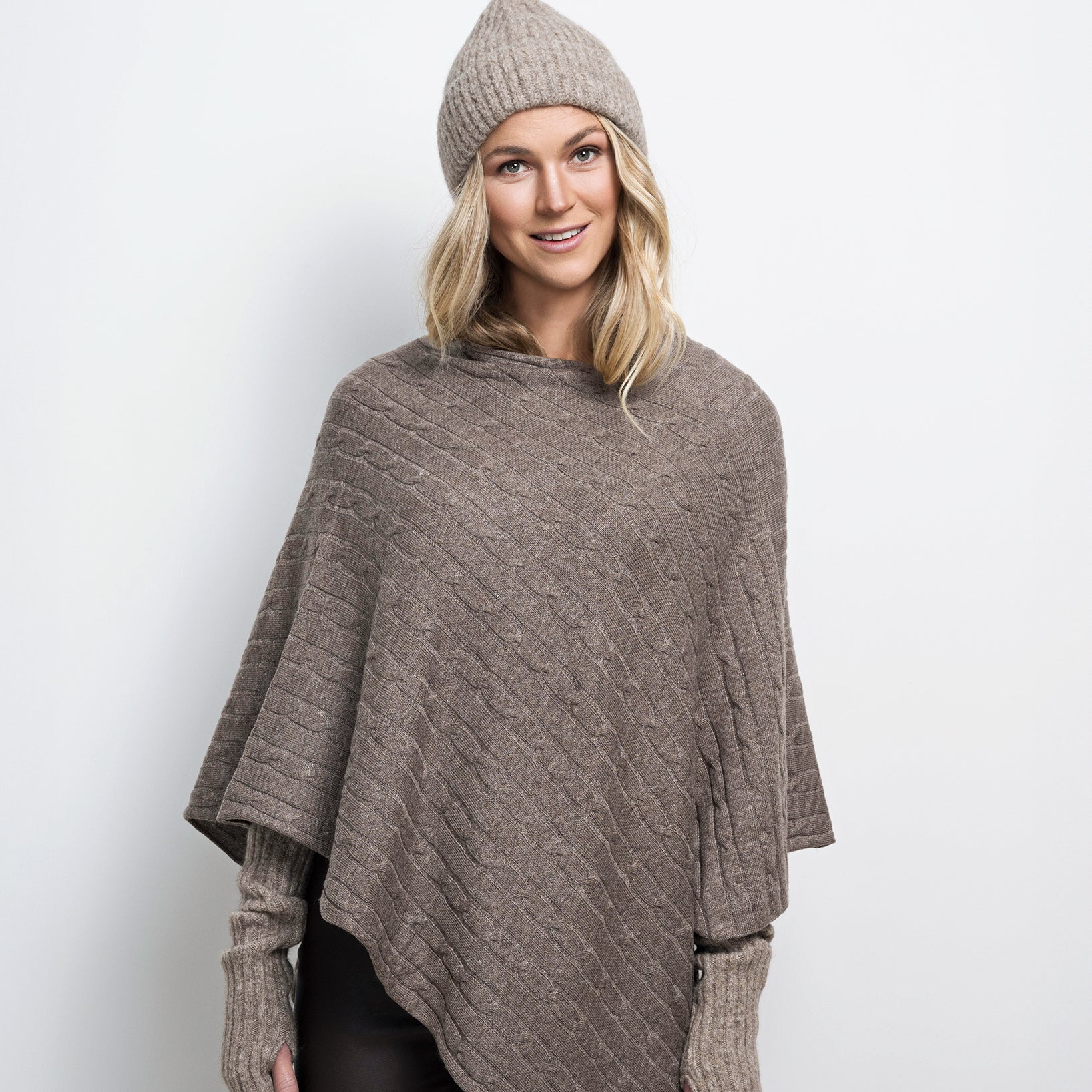 Close to my heart Carrie Poncho Poncho Fudge