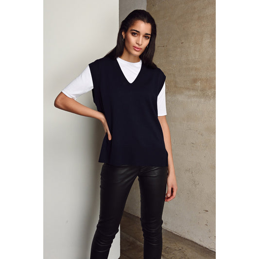 Close to my heart Casey merino vest Vest Black