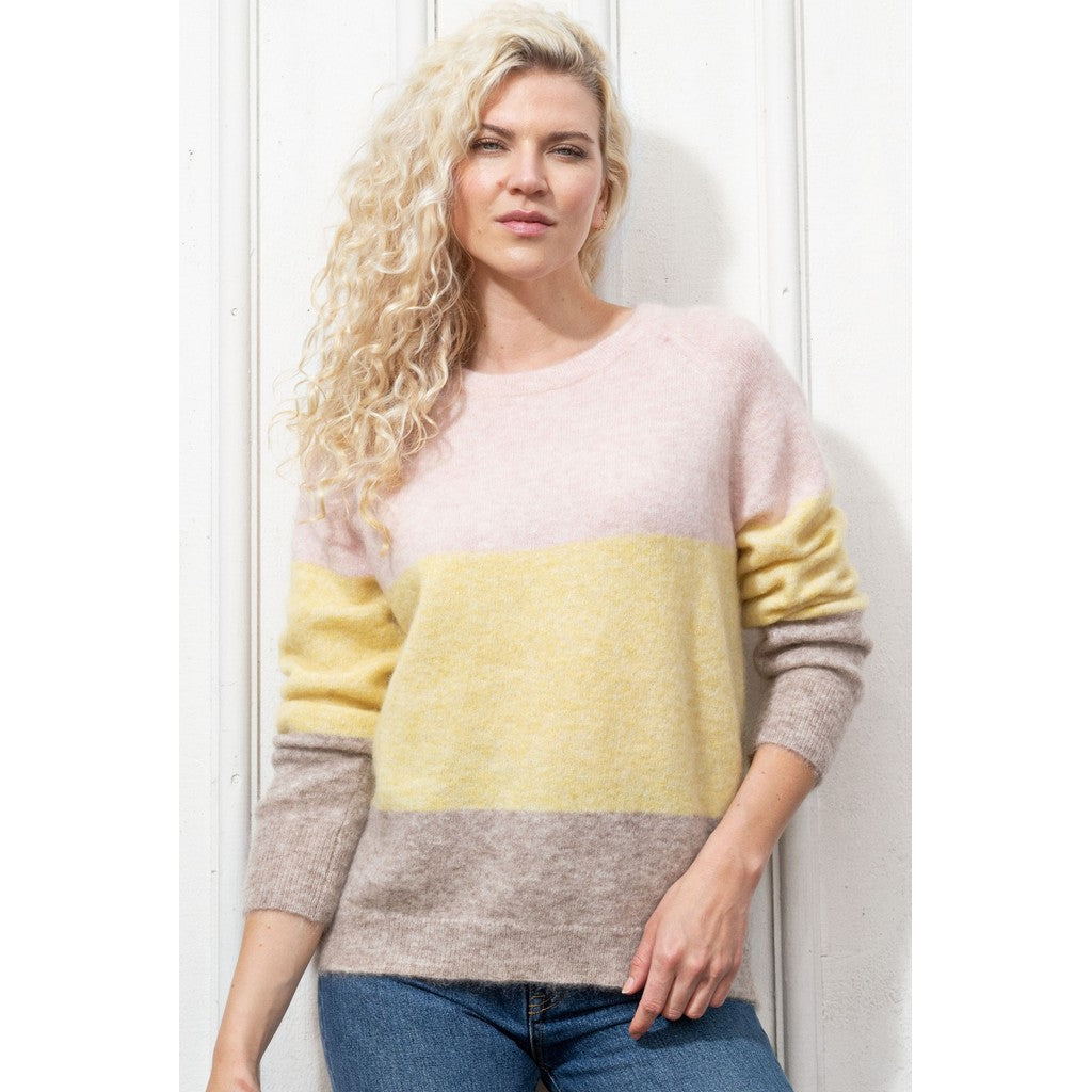 Close to my heart Claudia Sweater Sweater knitted