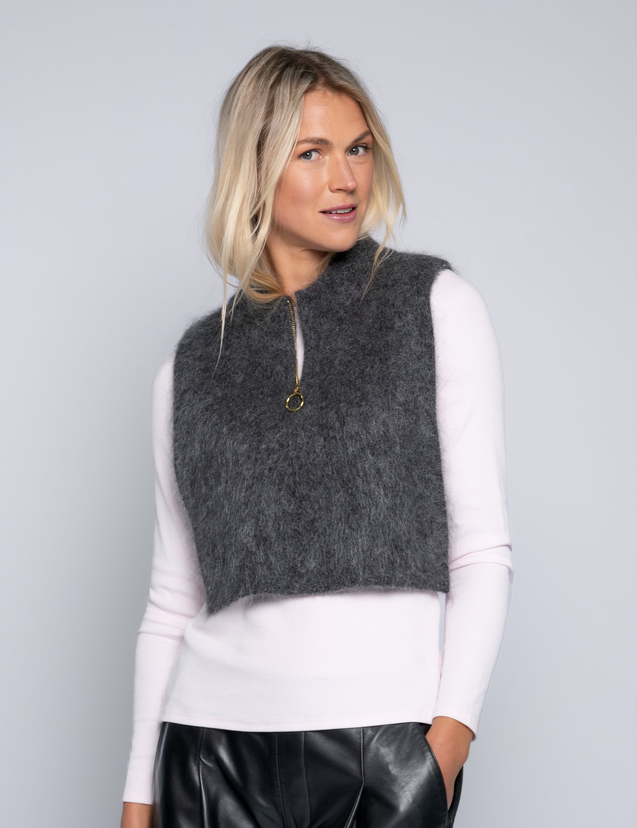Close to my heart Elliot halsvarmer dame i mohair Bib Neck