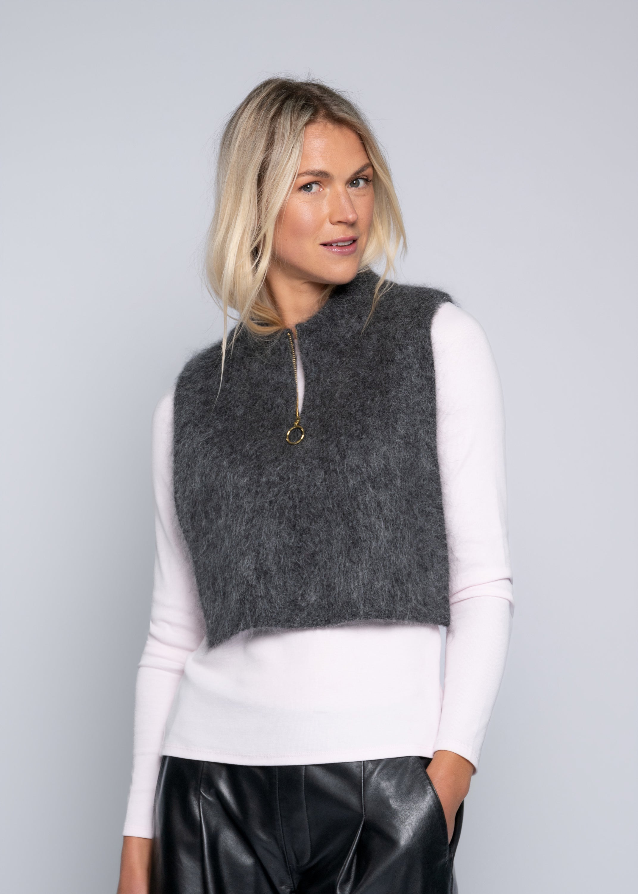 Close to my heart Elliot halsvarmer dame i mohair Bib Neck