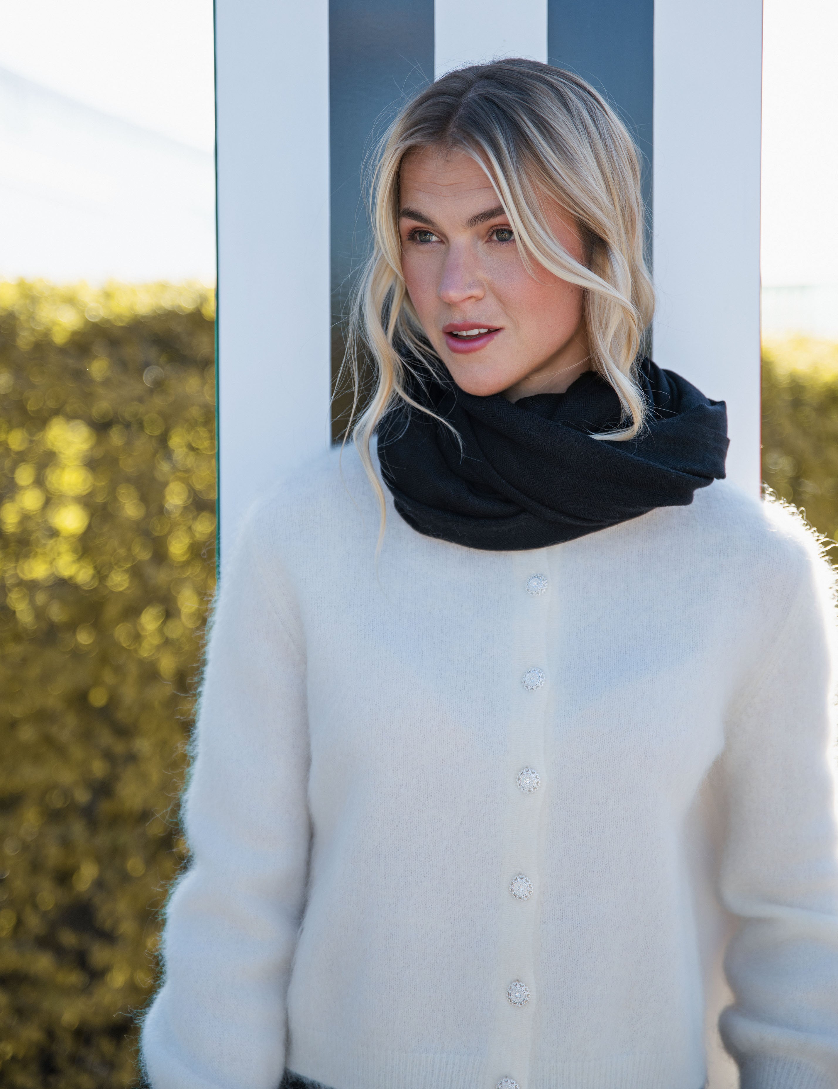 Close to my heart Eve pure wool shawl Scarf Black