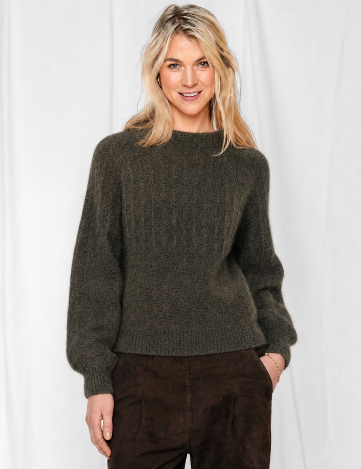 Close to my heart Lea kid mohair genser Sweater knitted Army