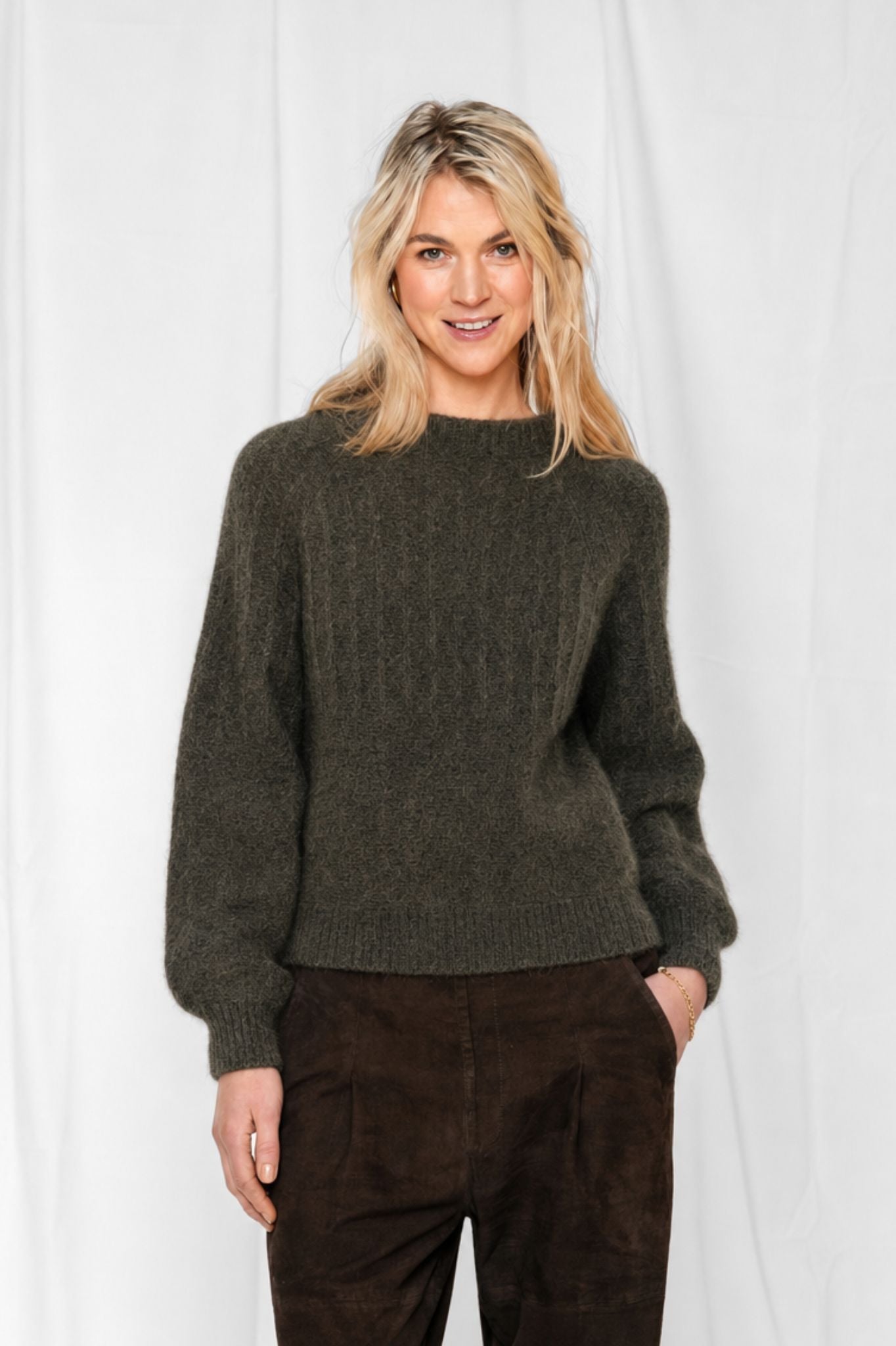 Close to my heart Lea kid mohair genser Sweater knitted Army