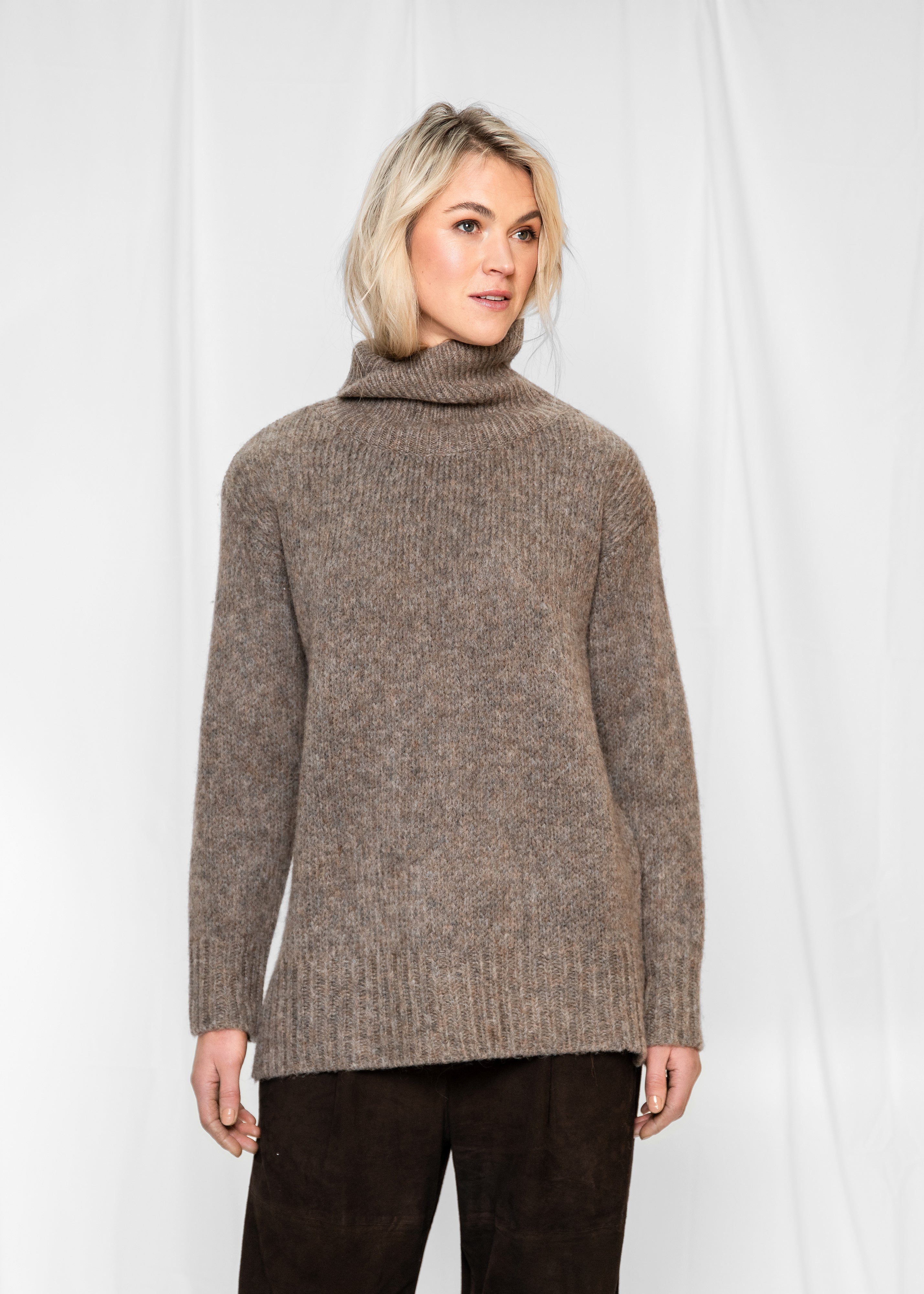 Close to my heart Molly Alpaca ull genser Sweater knitted Walnut