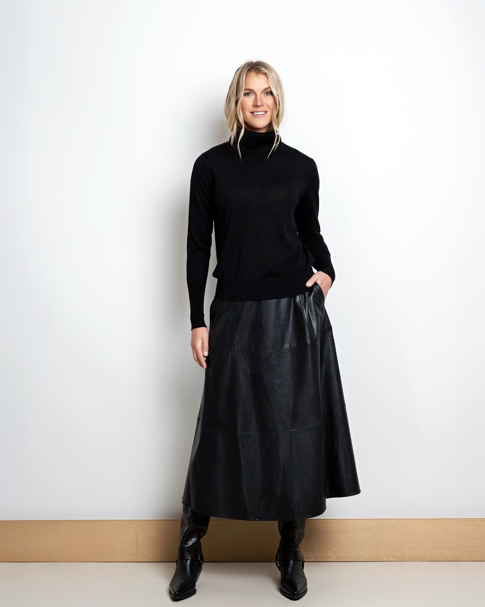 Close to my heart Pixie merino turtleneck Sweater rollneck Black