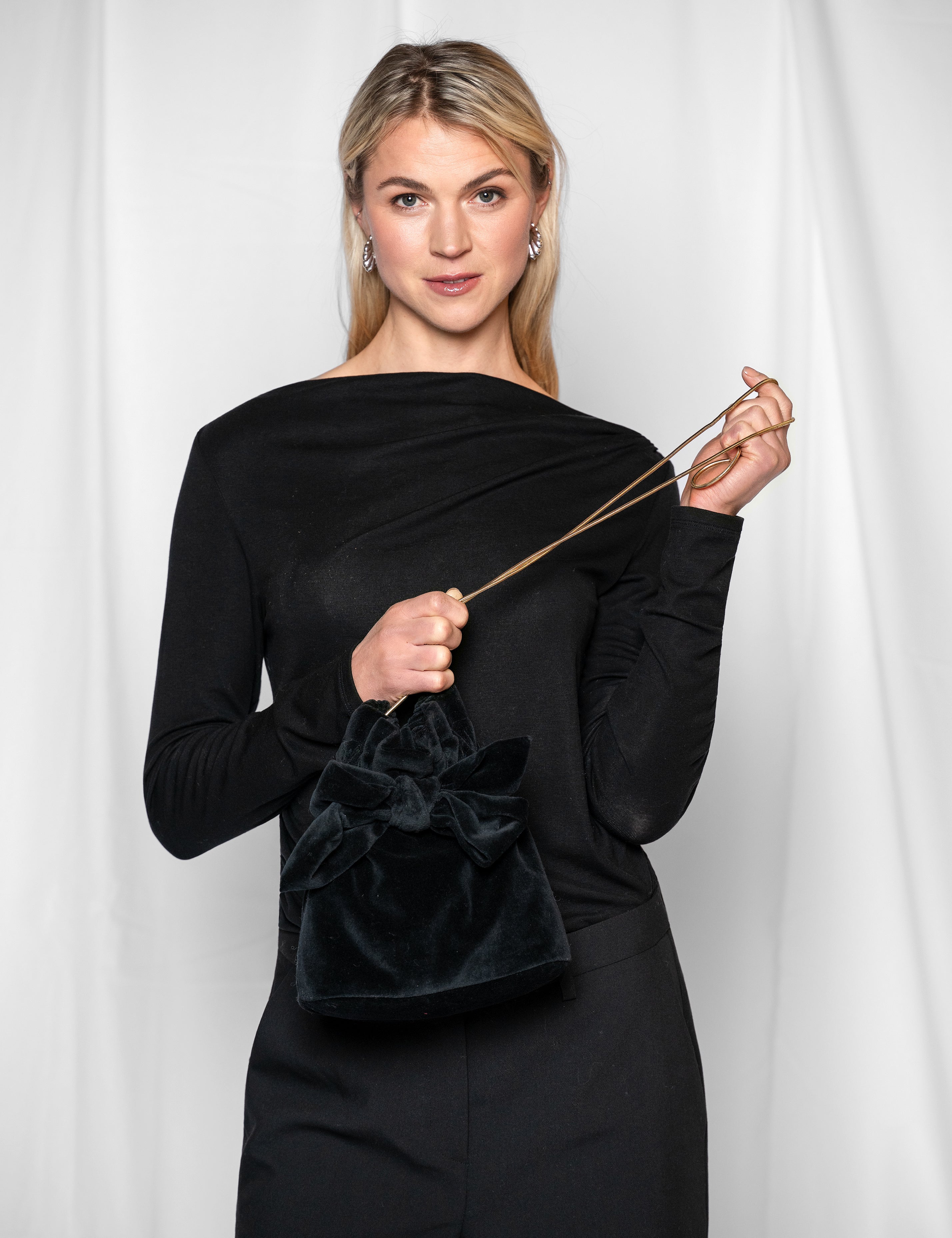 Close to my heart Velvet bow purse Handbag Black